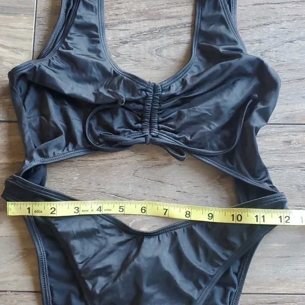 Good American Womens Shine Cut Out Back Front One piece Swim sz 2/M